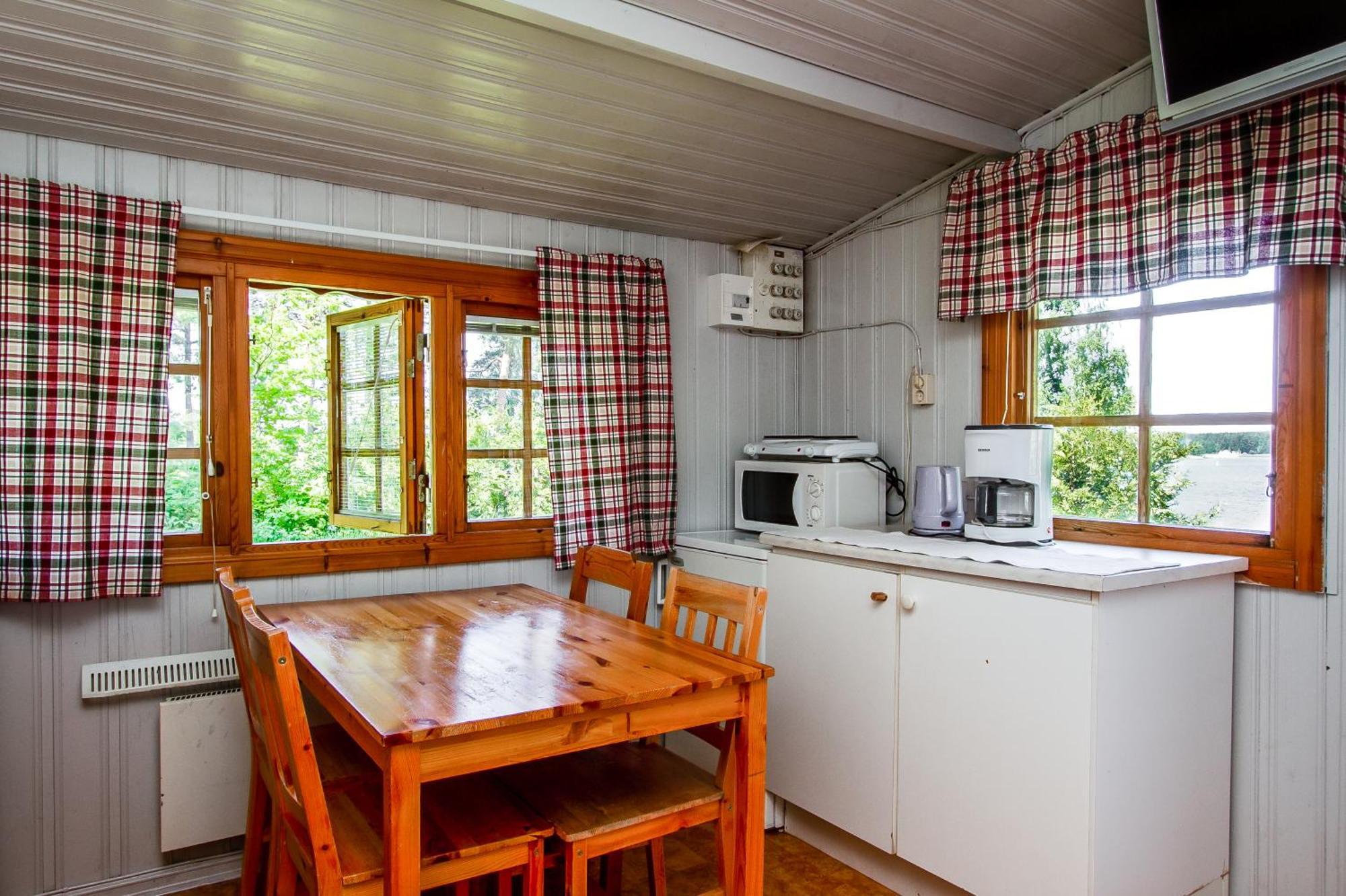 Kristinehamn Herrgardscamping & Stugor ภายนอก รูปภาพ