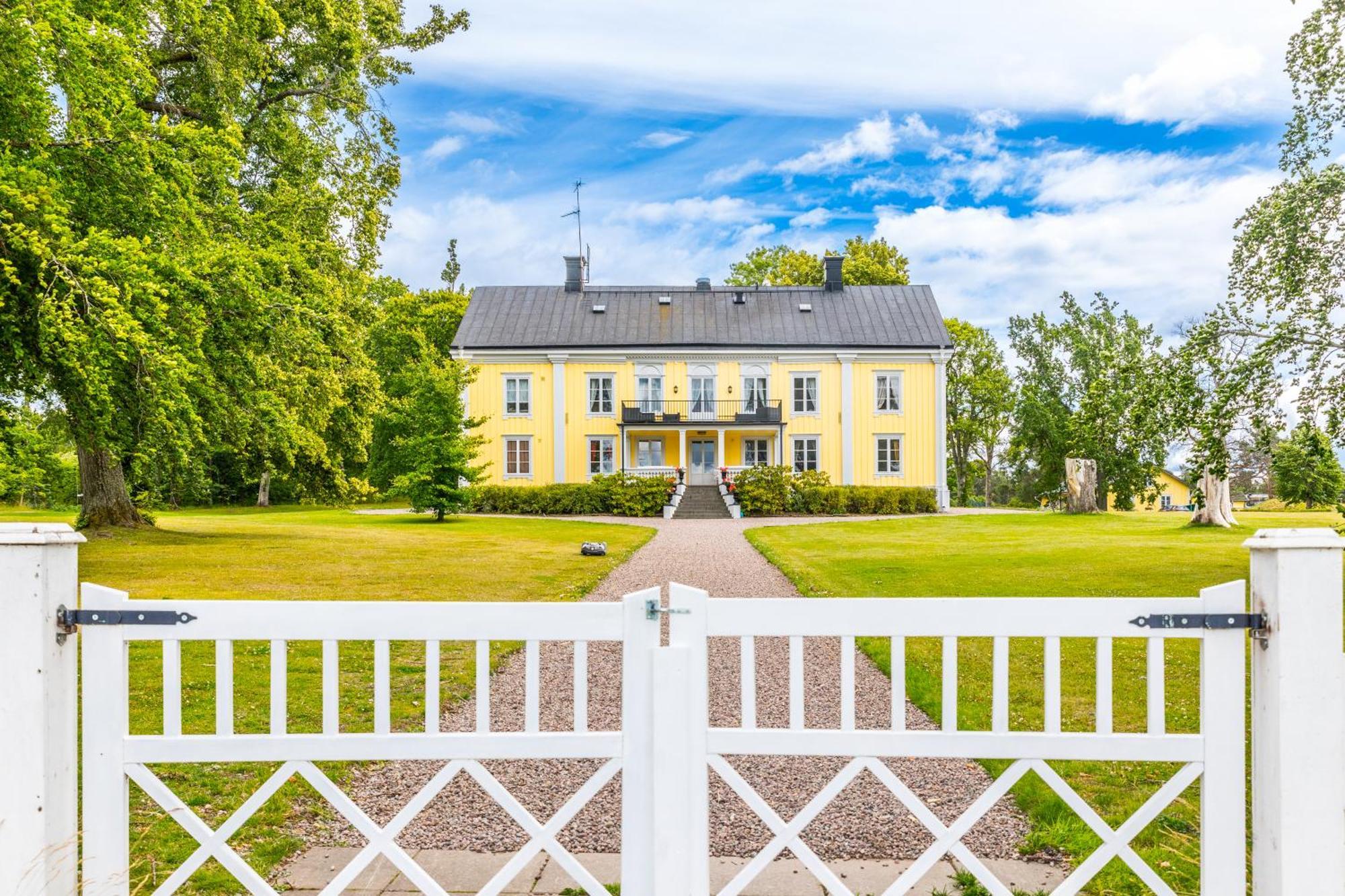 Kristinehamn Herrgardscamping & Stugor ภายนอก รูปภาพ